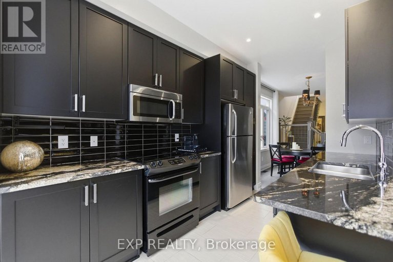 29606498/710-brian-good-avenue/riverside-southgloucester-glen/ottawa/ontario/K4M0C1_15