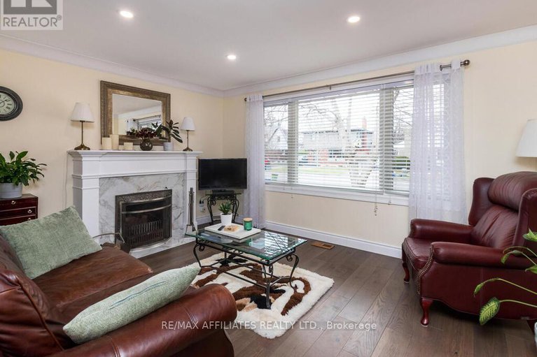 28591498/1941-haig-drive/elmvale-acres/ottawa/ontario/K1G2J9_4