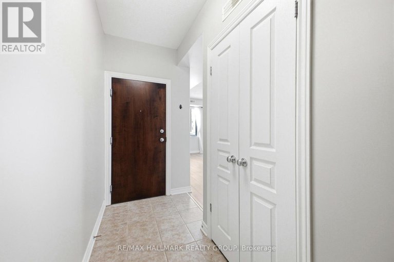 29410596/c-170-hornchurch-lane/longfields/ottawa/ontario/K2J2T3_3