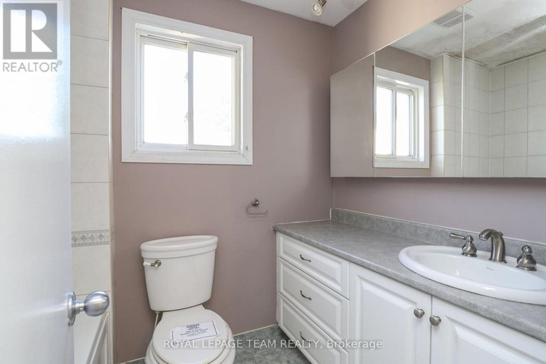 28562833/39-benlark-road/on-the-green/ottawa/ontario/K2J2L5_23