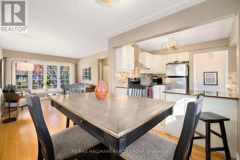 29019455/715-holt-crescent/elmvale-acres/ottawa/ontario/K1G2Y4_6