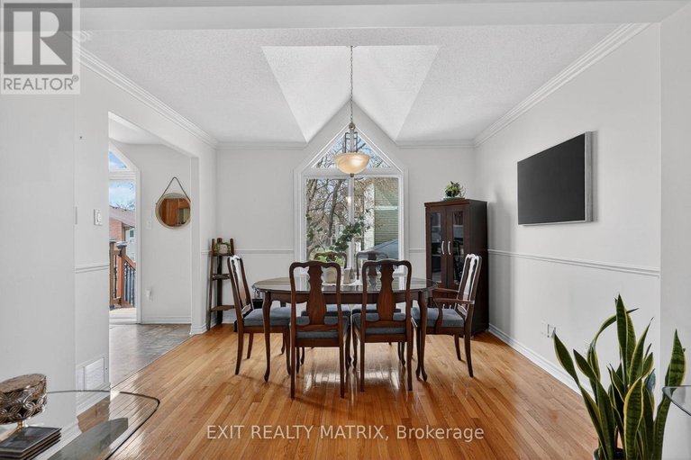 29656058/292-stiver-street/village-of-russell/russell/ontario/K4R1G8_8