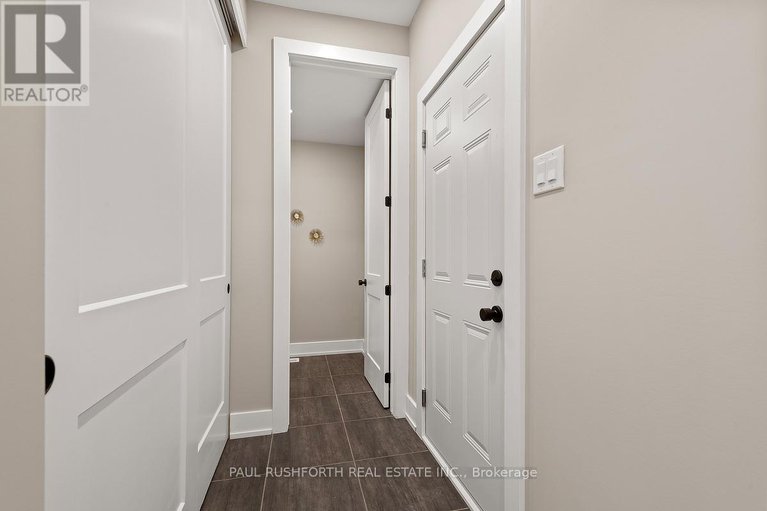 29071484/123-chandelle-private/carp/ottawa/ontario/K0A1L0_22