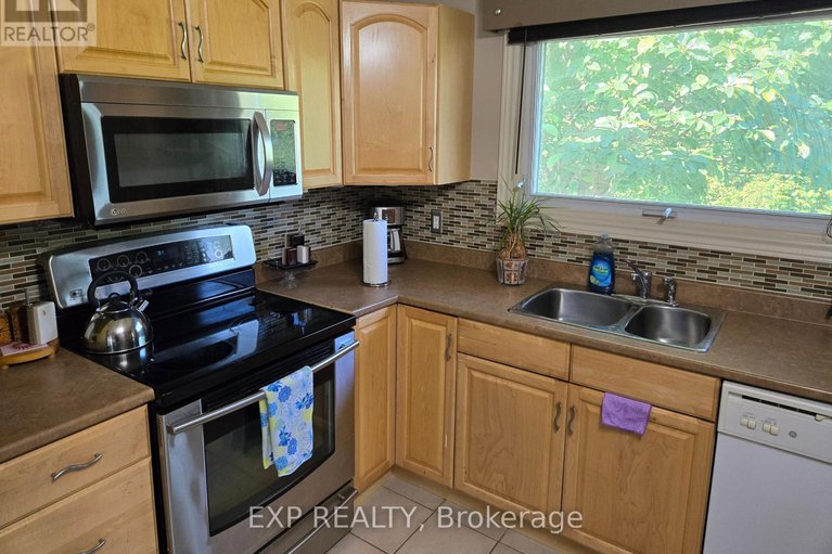 29110735/1990-belcourt-boulevard/chateauneuf/ottawa/ontario/K1C1M5_5