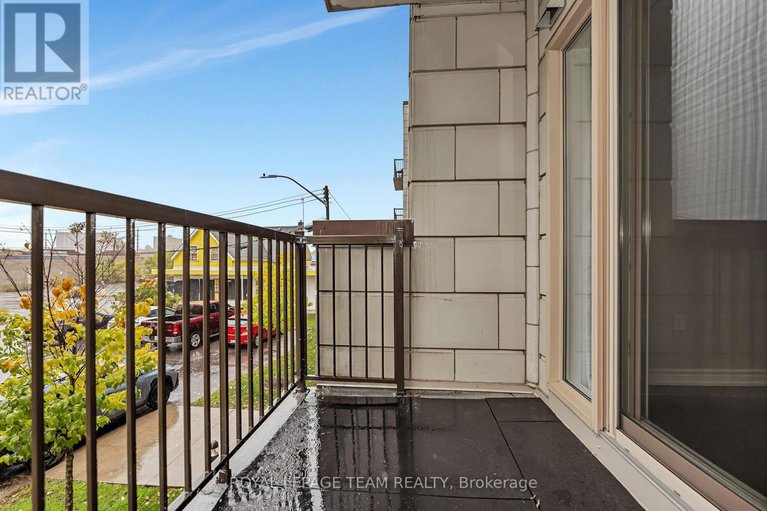29030481/206-14-norice-street/meadowlandscrestview/ottawa/ontario/K2G2X4_19