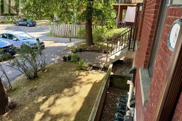 28977582/8-blue-moon-private/manor-park/ottawa/ontario/K1K4K6_17