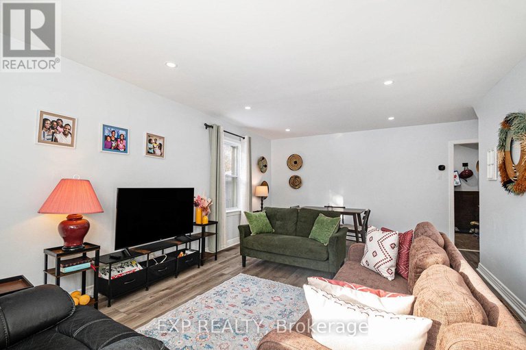 29113724/329-donald-street/overbrookcastle-heights/ottawa/ontario/K1K1M4_4