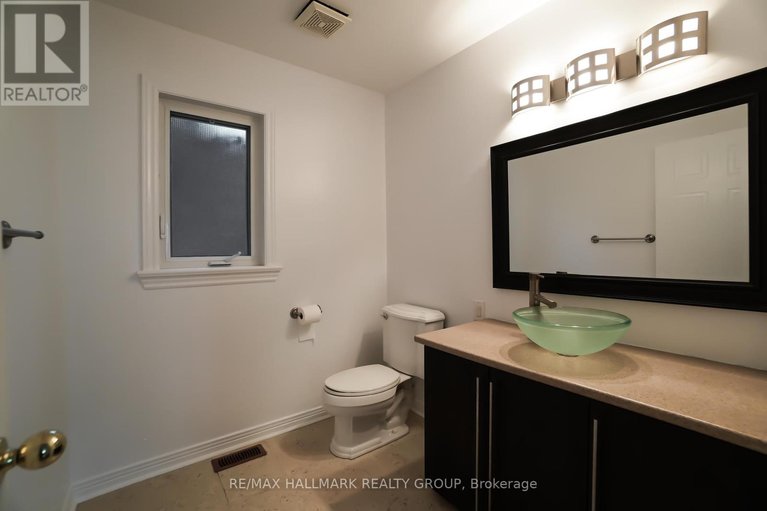 28925321/1020-grenon-avenue/fairfield-heights/ottawa/ontario/K2B8L8_12