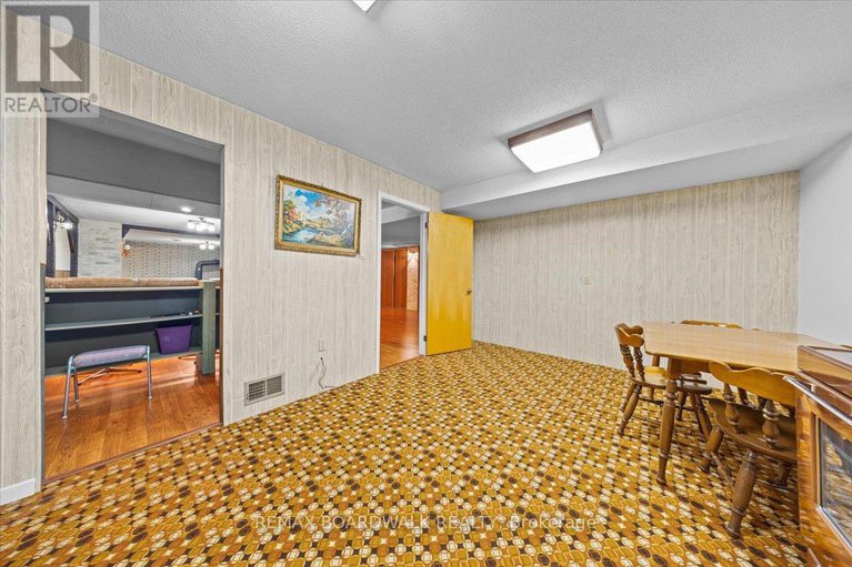 29358697/4547-carlsbad-lane/sarsfieldbearbrook/ottawa/ontario/K0A3H0_34