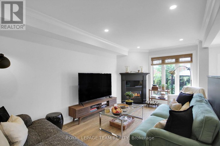 28677603/112-talltree-crescent/stittsville-central/ottawa/ontario/K2S0A9_7