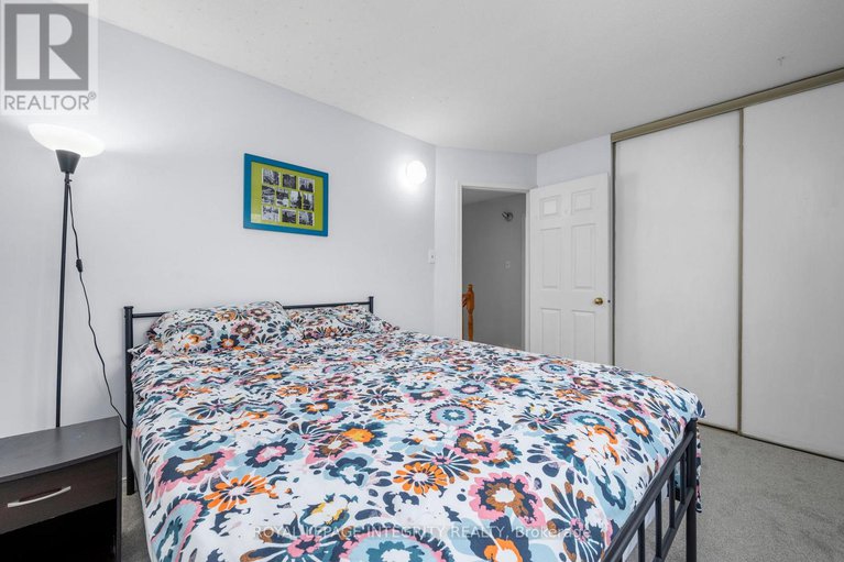 29119539/268-mceachern-crescent/bilberry-creekqueenswood-heights/ottawa/ontario/K1E3K5_30