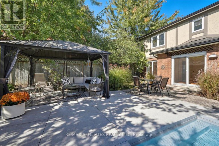 28952009/1010-plante-drive/hunt-clubwestern-community/ottawa/ontario/K1V9E6_34