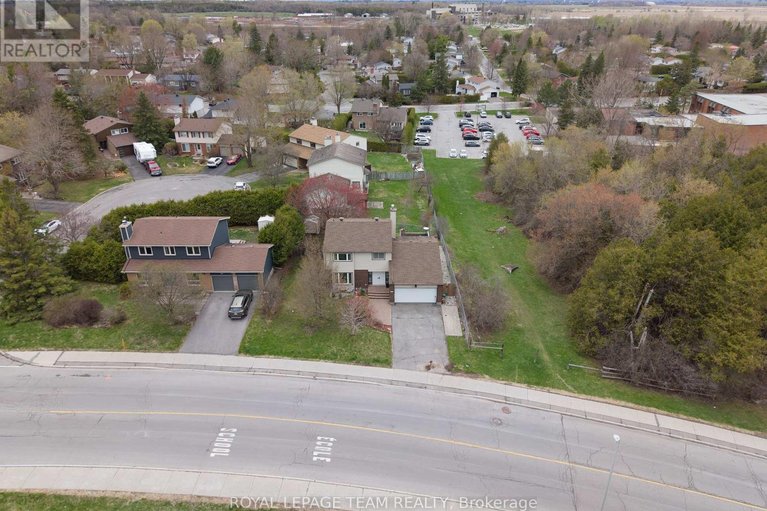 29684354/136-malvern-drive/pheasant-run/ottawa/ontario/K2J2G5_35
