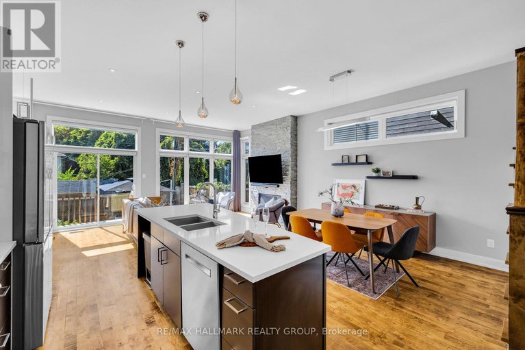 29018590/42b-young-street/west-centre-town/ottawa/ontario/K1S3H7_4