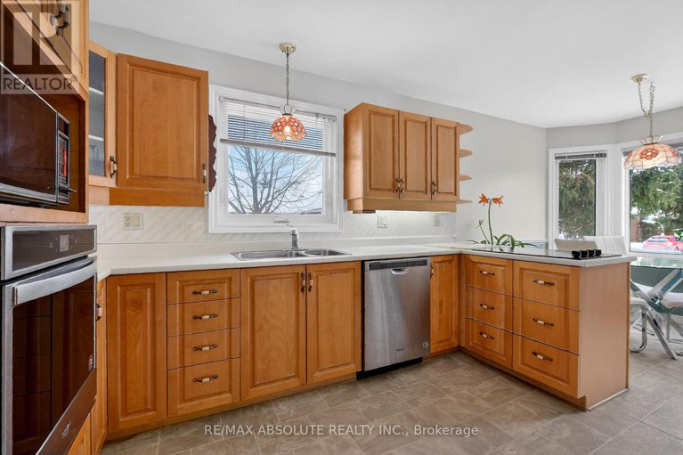 29344772/18-pine-needles-court/stittsville-central/ottawa/ontario/K2S1G5_11