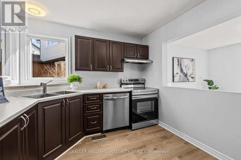 28028293/11-willowview-way/on-the-green/ottawa/ontario/K2J2P7_7
