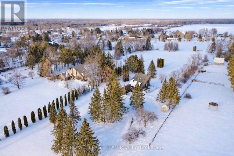 29422751/5965-rideau-valley-drive-n/manotick-south-to-roger-stevens/ottawa/ontario/K4M1B3_2