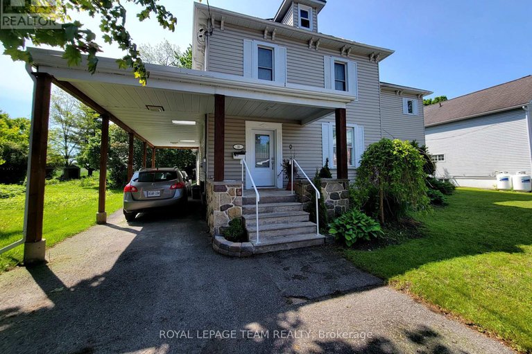28427099/16-peter-street-s/maxville/north-glengarry/ontario/K0C1T0_2