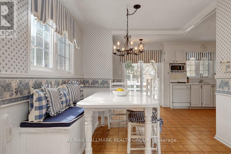 29514982/2185-bickerton-avenue/beacon-hill-north/ottawa/ontario/K1J6Y2_13