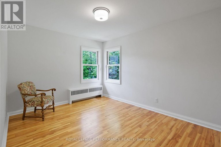 29690219/181-northwestern-avenue/ottawa-westtunneys-pasture/ottawa/ontario/K1Y0M1_16