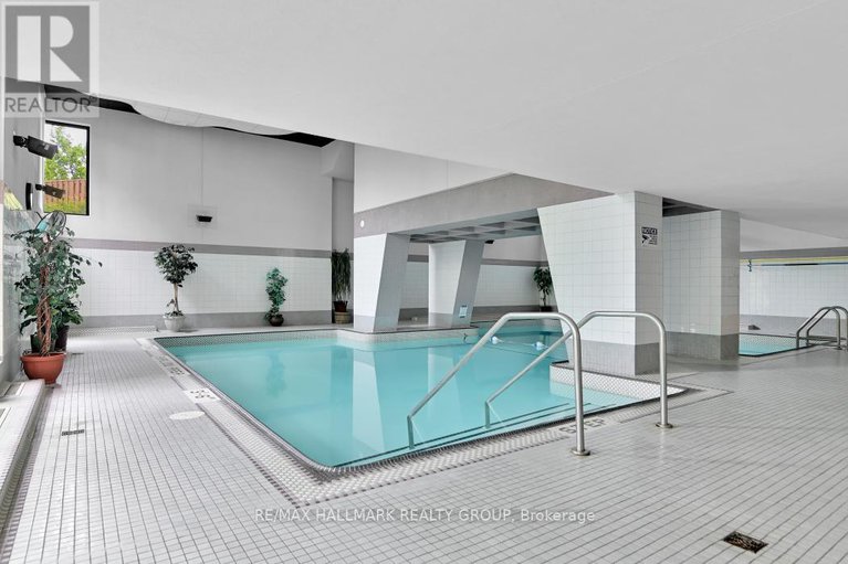 28331296/1808-1081-ambleside-drive/woodroffe/ottawa/ontario/K2B8C8_22
