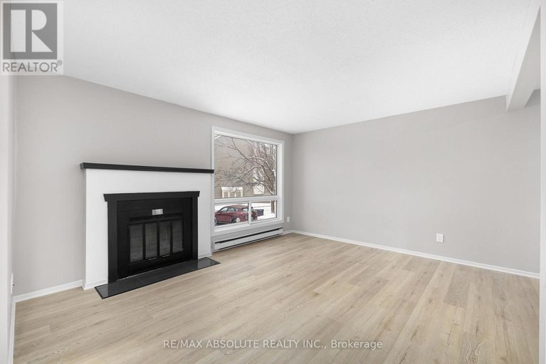 29207942/53a-798-st-andre-drive/hiawatha-parkconvent-glen/ottawa/ontario/K1C4R4_8