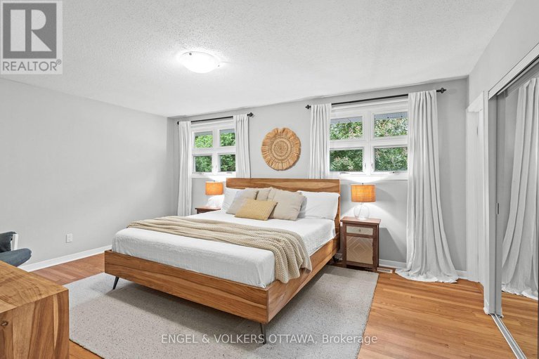 28548966/20-mohawk-crescent/bruce-farmgraham-parkqualicumbellands/ottawa/ontario/K2H7G6_18