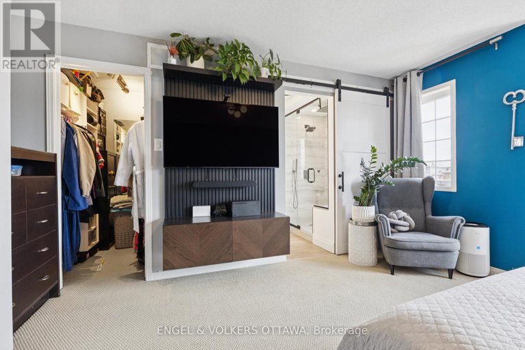 28783227/247-rolling-meadow-crescent/mer-bleuebradley-estatesanderson-park/ottawa/ontario/K1W0A8_23