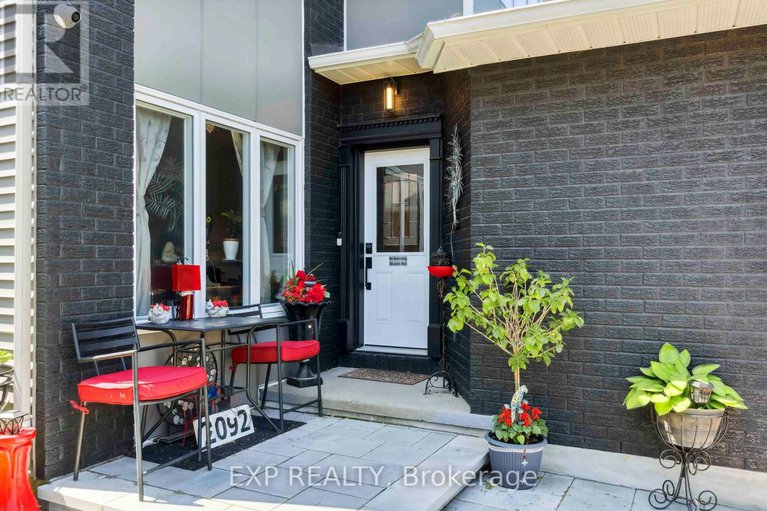 28509439/2092-legrand-crescent/queenswood-heights-south/ottawa/ontario/K1E3T6_2