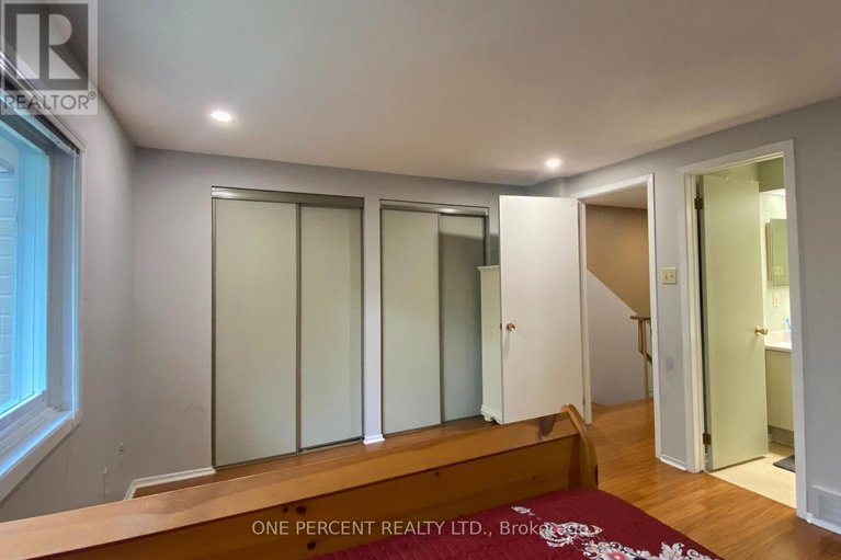 29208573/292-temby-private/hunt-club-parkgreenboro/ottawa/ontario/K1T2W2_17