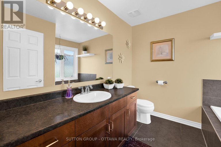 28556143/3596-cambrian-road/half-moon-bay/ottawa/ontario/K2J0S5_25