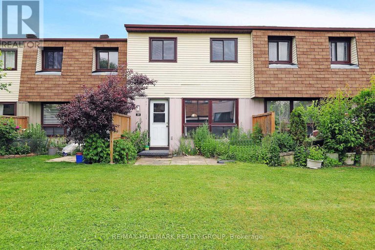 28506947/3b-woodvale-green/craig-henrywoodvale/ottawa/ontario/K2G4G9_26