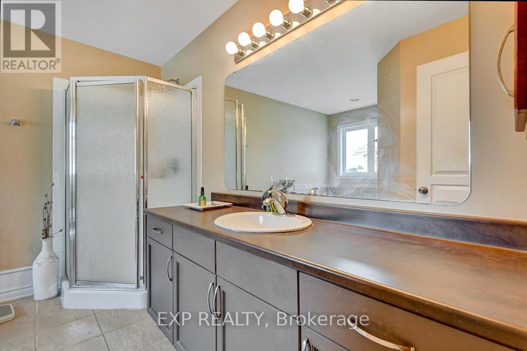 28619248/135-riversedge-crescent/riverside-southgloucester-glen/ottawa/ontario/K1V0Z8_29
