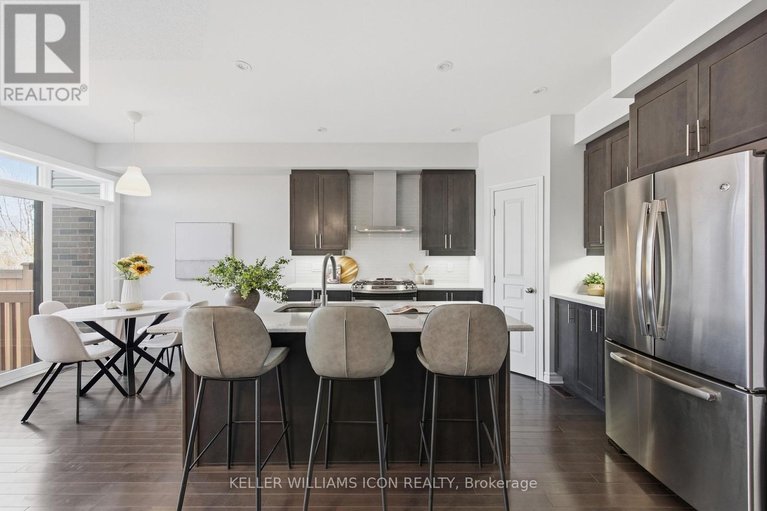 29642733/636-tennant-way/riverside-southgloucester-glen/ottawa/ontario/K4M0C7_6