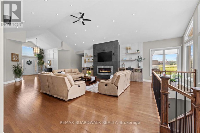 29292036/1610-linkland-court/cumberland-estates/ottawa/ontario/K4C0A5_11