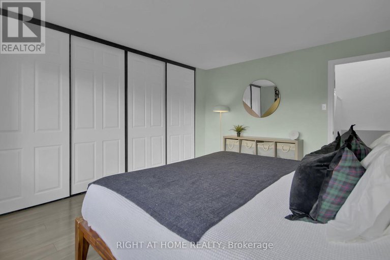 28454750/575-old-st-patrick-street/lower-town/ottawa/ontario/K1N9H5_29