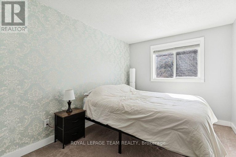 29406078/109-15b-forester-crescent/westcliffe-estates/ottawa/ontario/K2H8Y1_20