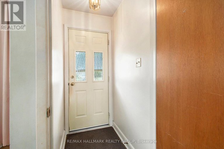 28568796/2375-cheshire-road/parkway-park/ottawa/ontario/K2C1G2_6