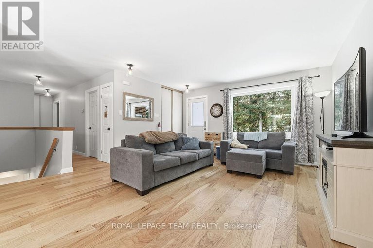 29158595/74-castleford-road/horton-twp/horton/ontario/K7V3Z8_3