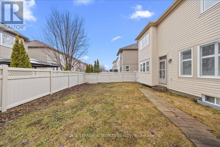 29609929/638-rosehill-avenue/stittsville-north/ottawa/ontario/K2S0K2_38