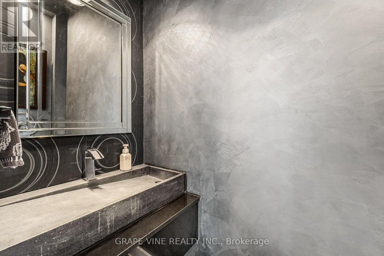28576605/315-crestview-road/alta-vistafaircrest-heights/ottawa/ontario/K1H5G4_11