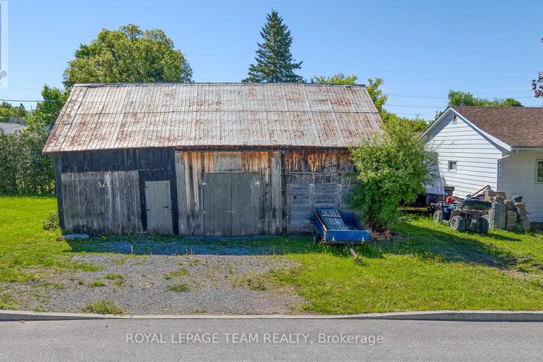 28435512/24-mercer-street/almonte/mississippi-mills/ontario/K0A1A0_11