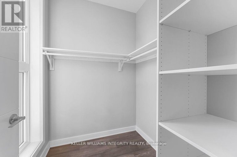 28308587/a-875-contour-street/mer-bleuebradley-estatesanderson-park/ottawa/ontario/K1W0G6_18