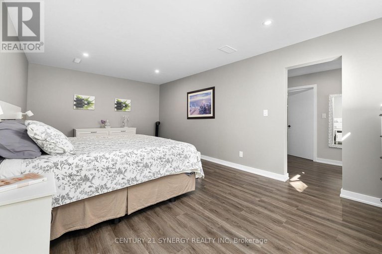 28811434/1281-georges-vanier-drive-n/cumberland-ridge/ottawa/ontario/K4C1R6_35