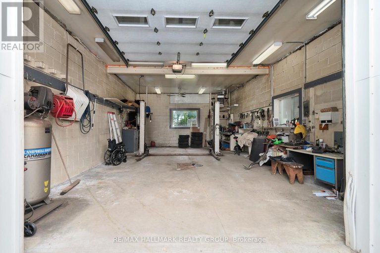 28419159/412-montreal-road/vanier/ottawa/ontario/K1K0V4_26