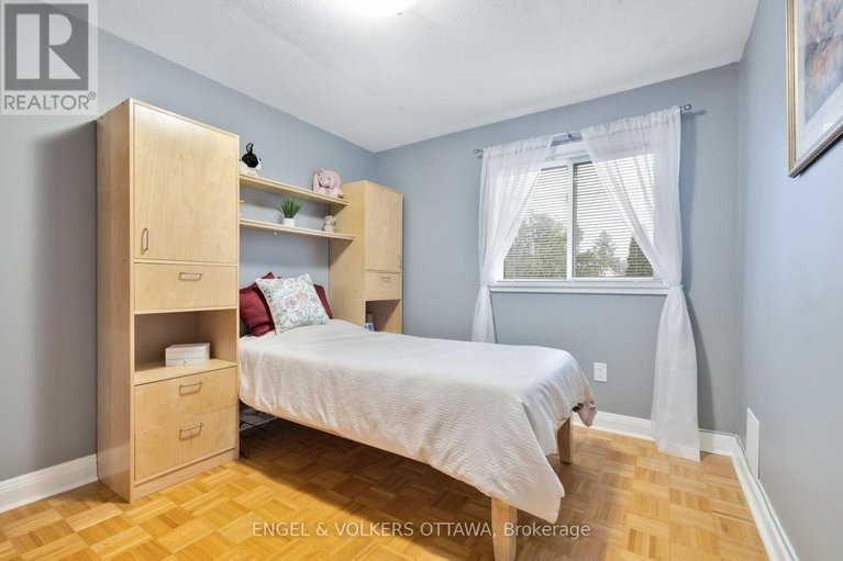 29621371/1173-st-jerome-crescent/convent-glen-north/ottawa/ontario/K1C2A7_20