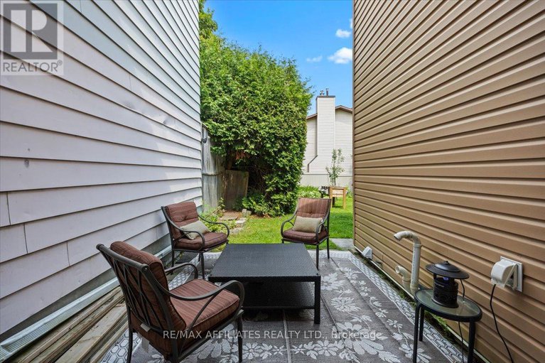 28649906/2530-autumn-hill-crescent/blackburn-hamlet-south/ottawa/ontario/K1B4M7_38