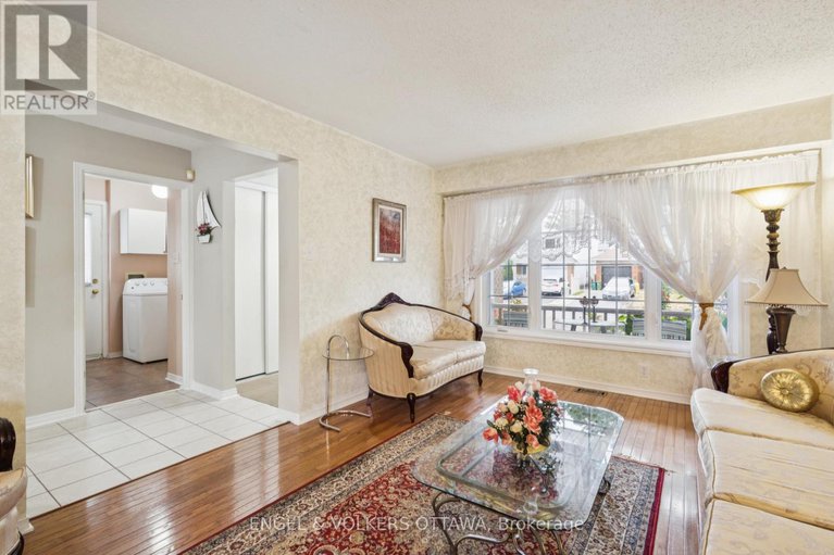28798692/2213-noblewood-way/orleans-village/ottawa/ontario/K1W1E7_8