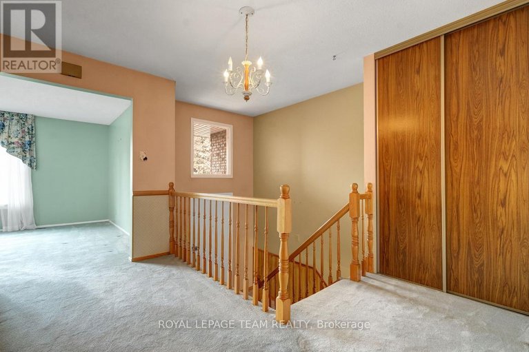 29024962/72-craig-henry-drive/craig-henrywoodvale/ottawa/ontario/K2G3Z6_2