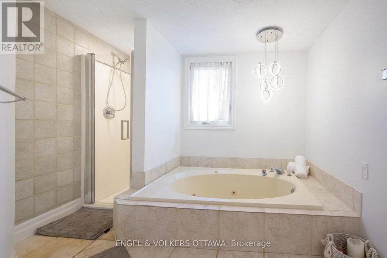 28657304/5608-richmond-road/fallowfield/ottawa/ontario/K2R1E3_28
